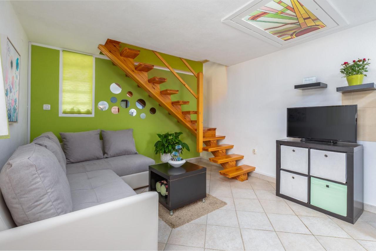 Holiday Home Nadia Pula Bagian luar foto