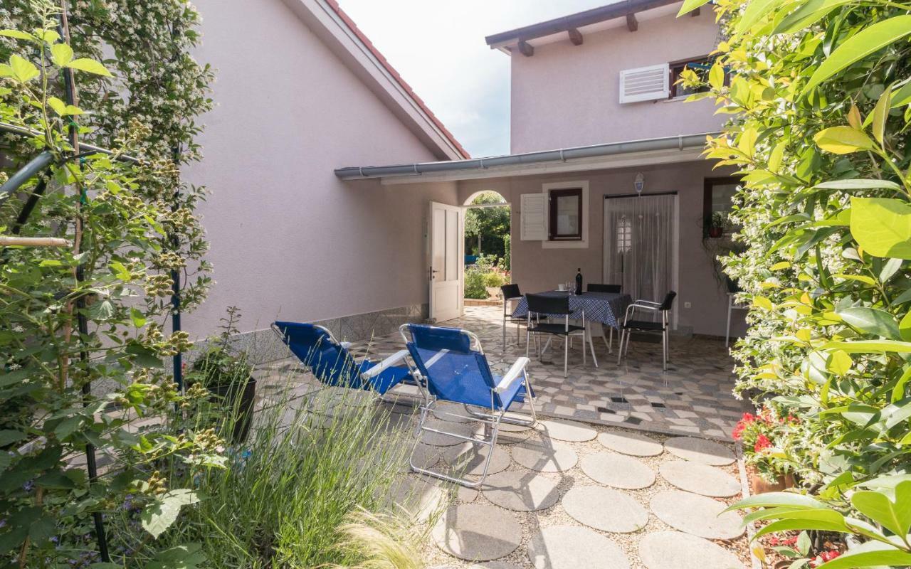 Holiday Home Nadia Pula Bagian luar foto