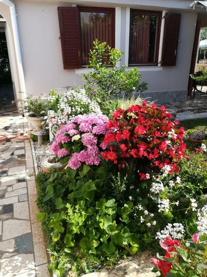 Holiday Home Nadia Pula Bagian luar foto