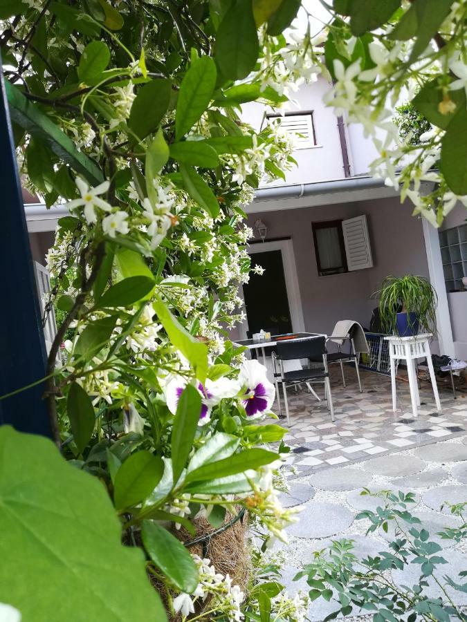 Holiday Home Nadia Pula Bagian luar foto